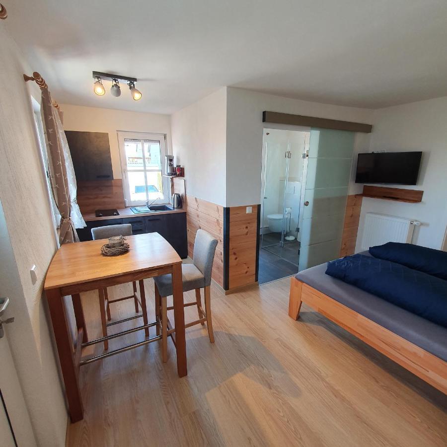 Alte Backstube - Ferienwohnung Huettenstube Und Ferienzimmer Auszeit Erkenbrechtsweiler Экстерьер фото