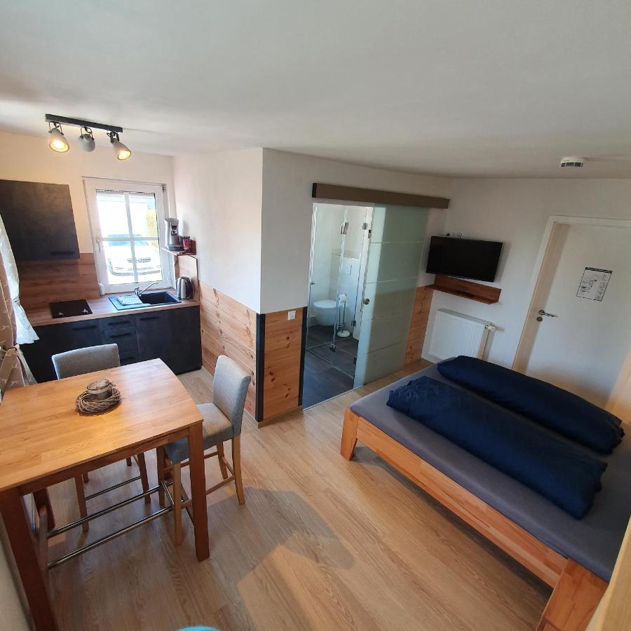 Alte Backstube - Ferienwohnung Huettenstube Und Ferienzimmer Auszeit Erkenbrechtsweiler Экстерьер фото